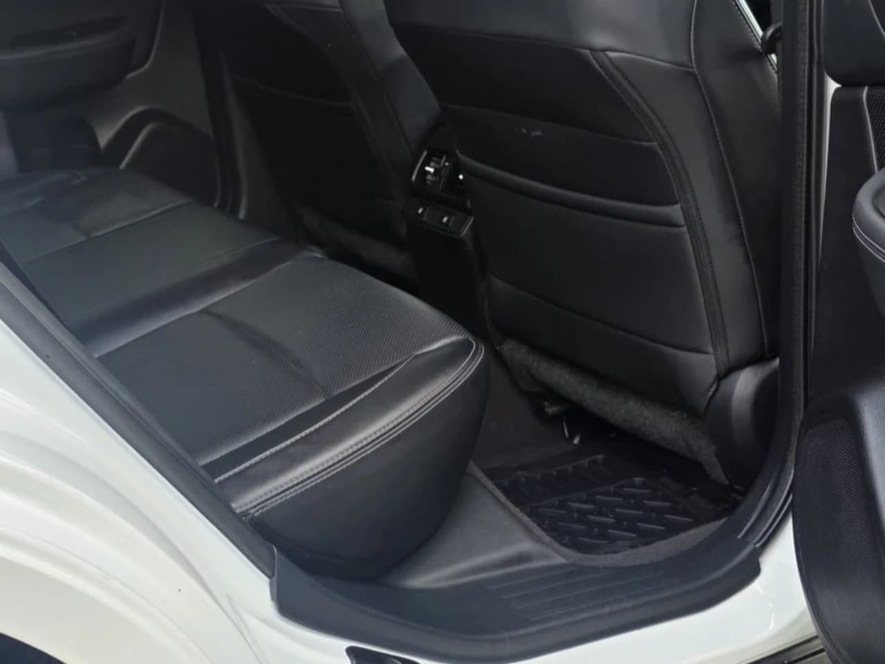 2017 Subaru Outback - Image 12