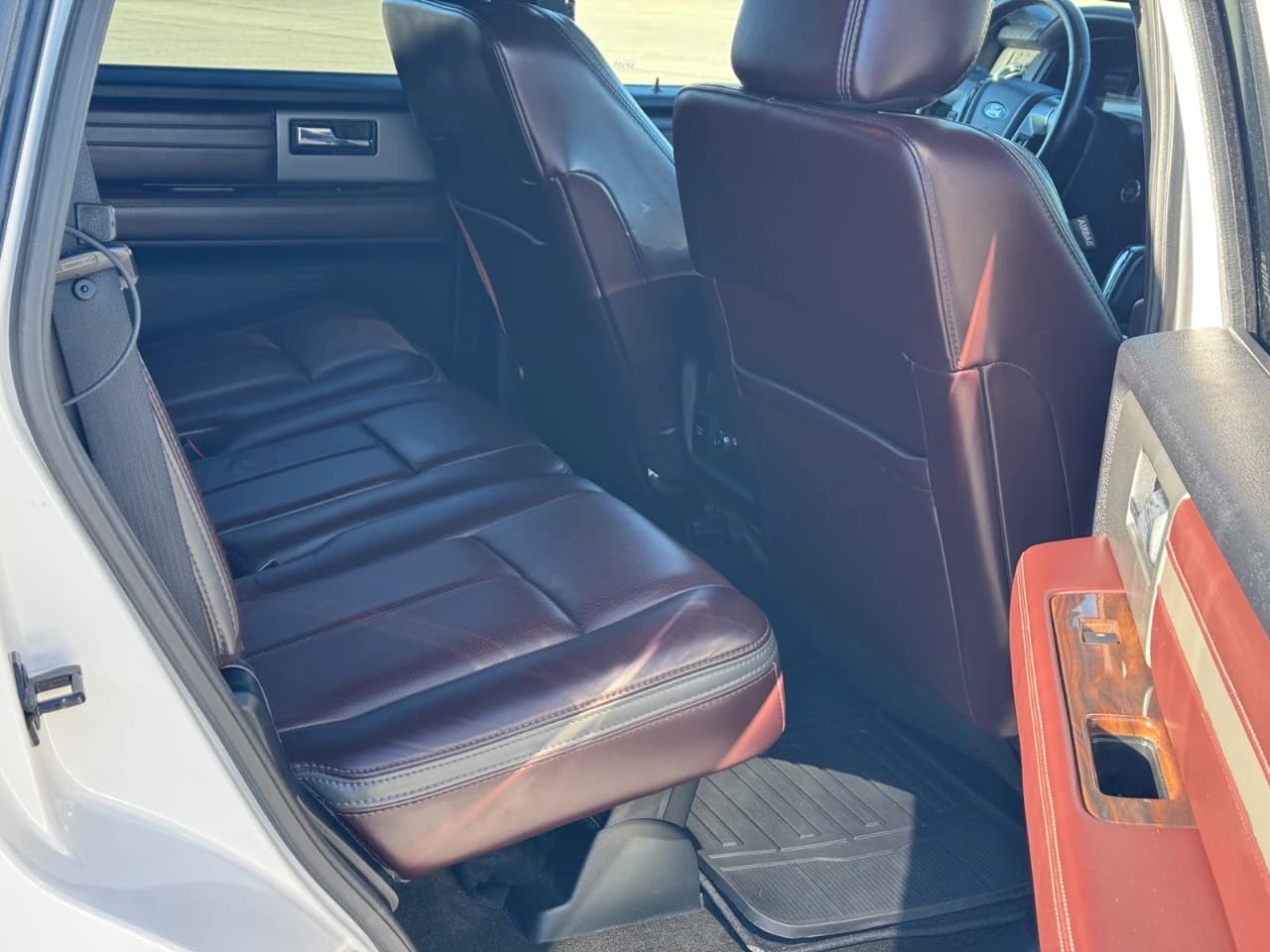2016 Ford Expedition - Image 12