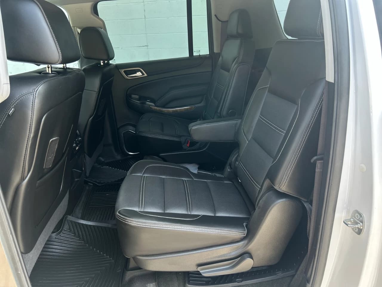 2016 GMC Yukon XL - Image 11
