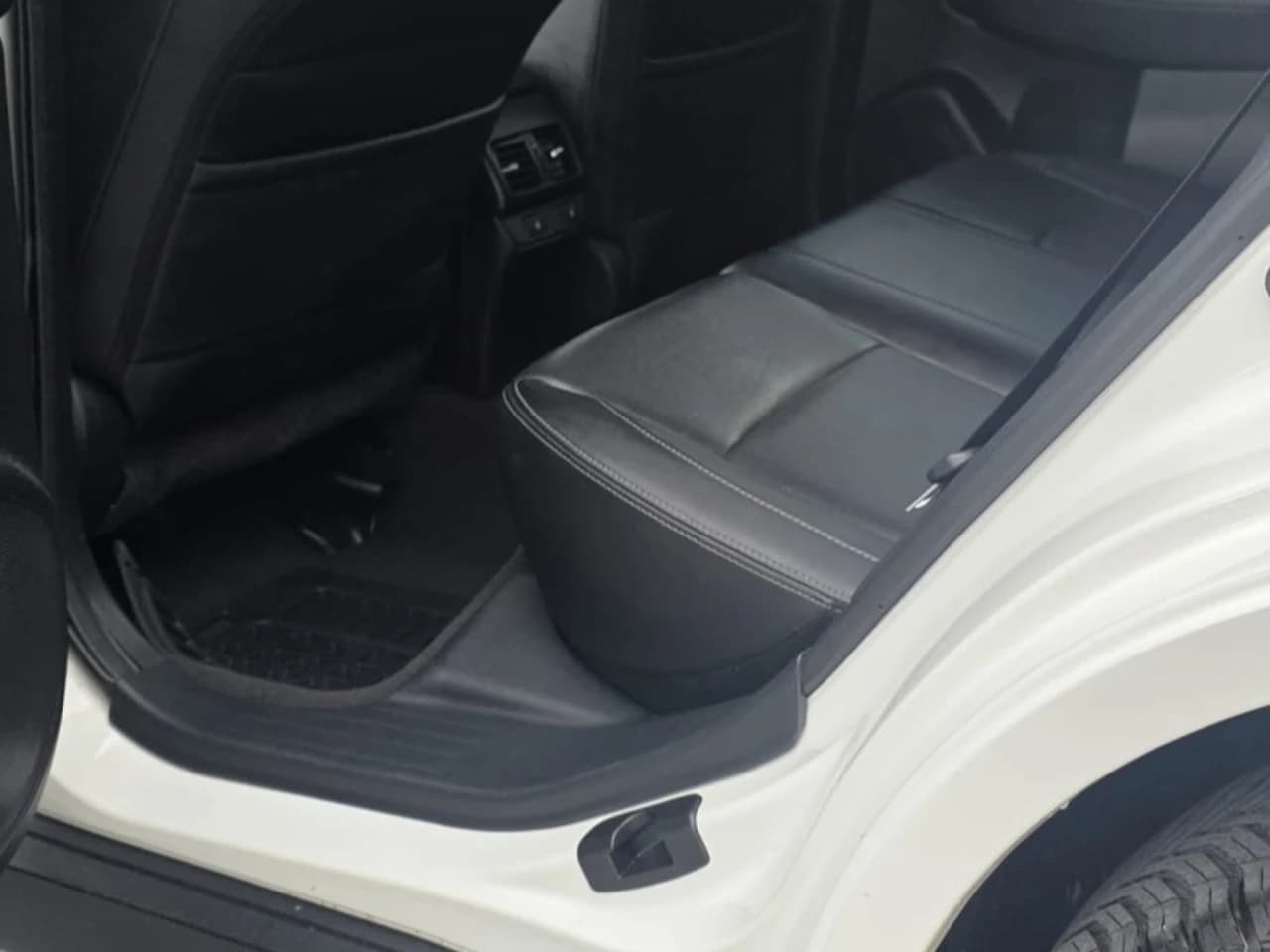 2017 Subaru Outback - Image 8