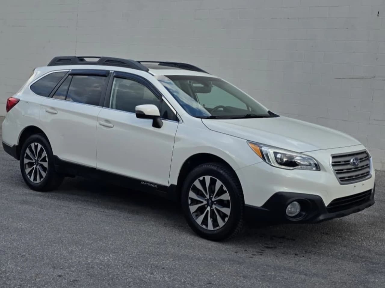 2017 Subaru Outback - Image 1