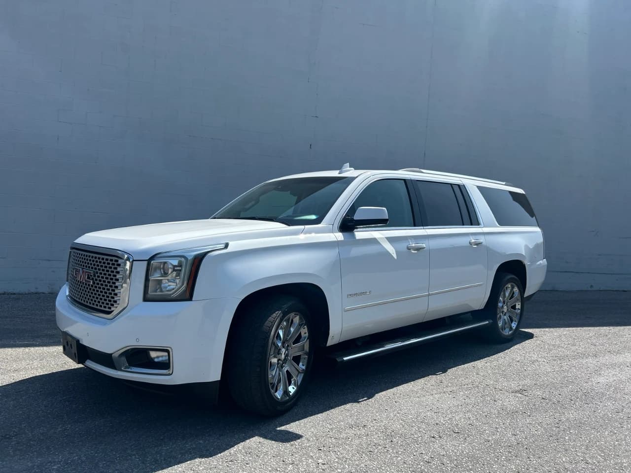 2016 GMC Yukon XL - Image 4