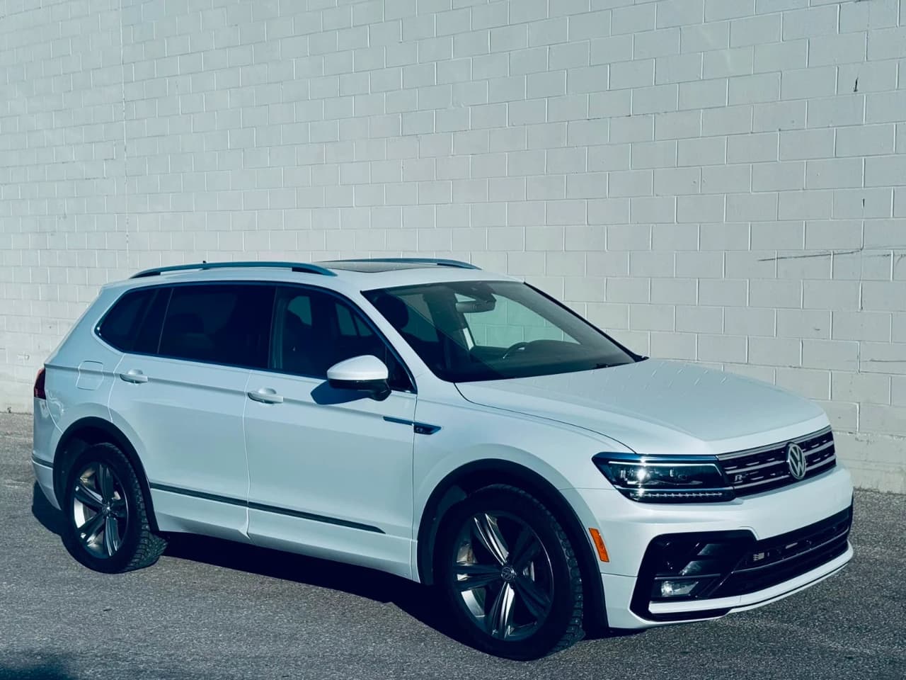 2018 Volkswagen Tiguan - Image 1