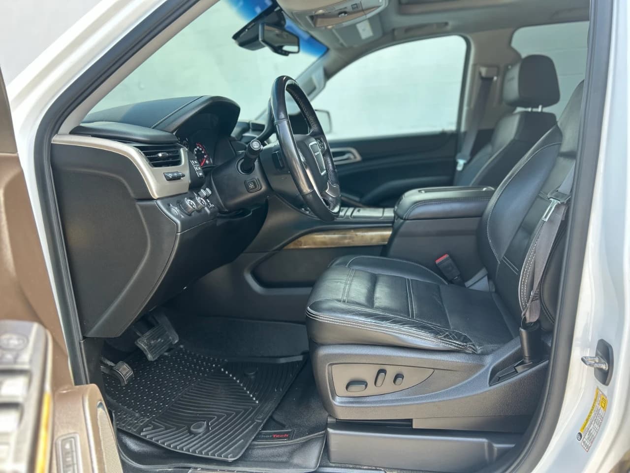 2016 GMC Yukon XL - Image 9
