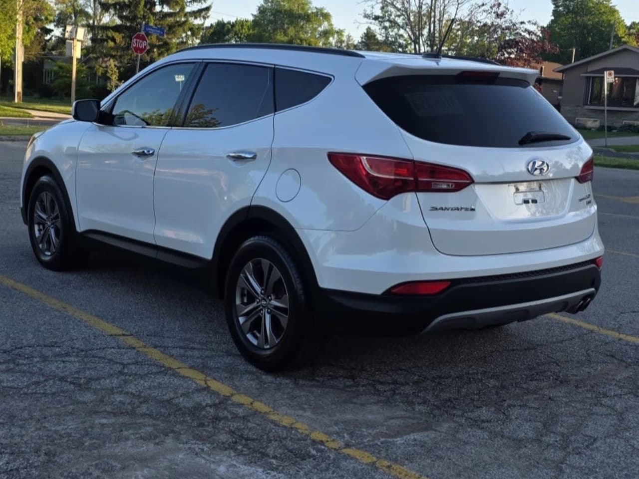 2014 Hyundai Santa Fe Sport - Image 2