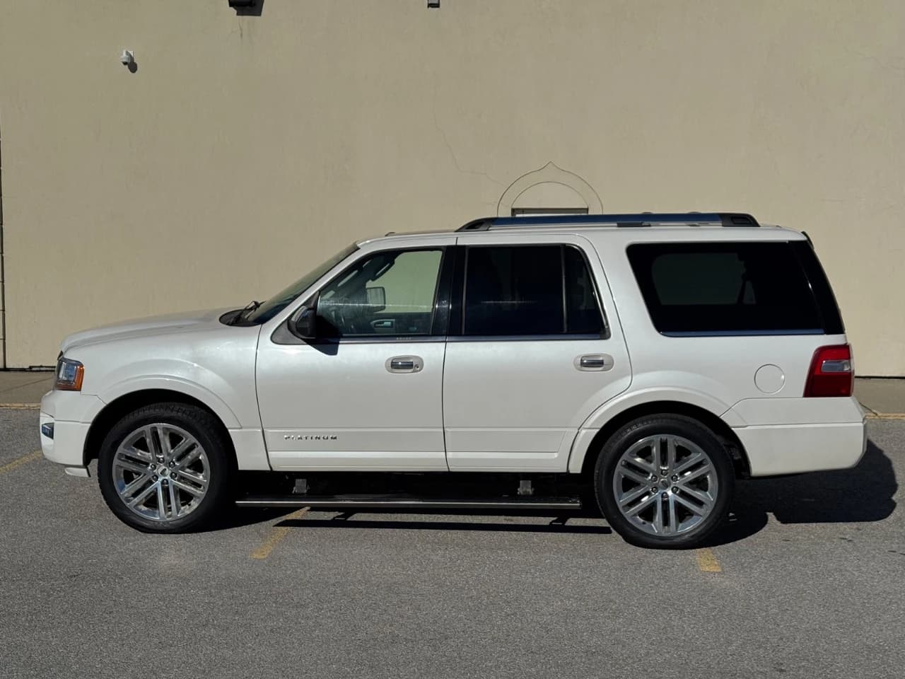 2016 Ford Expedition - Image 5