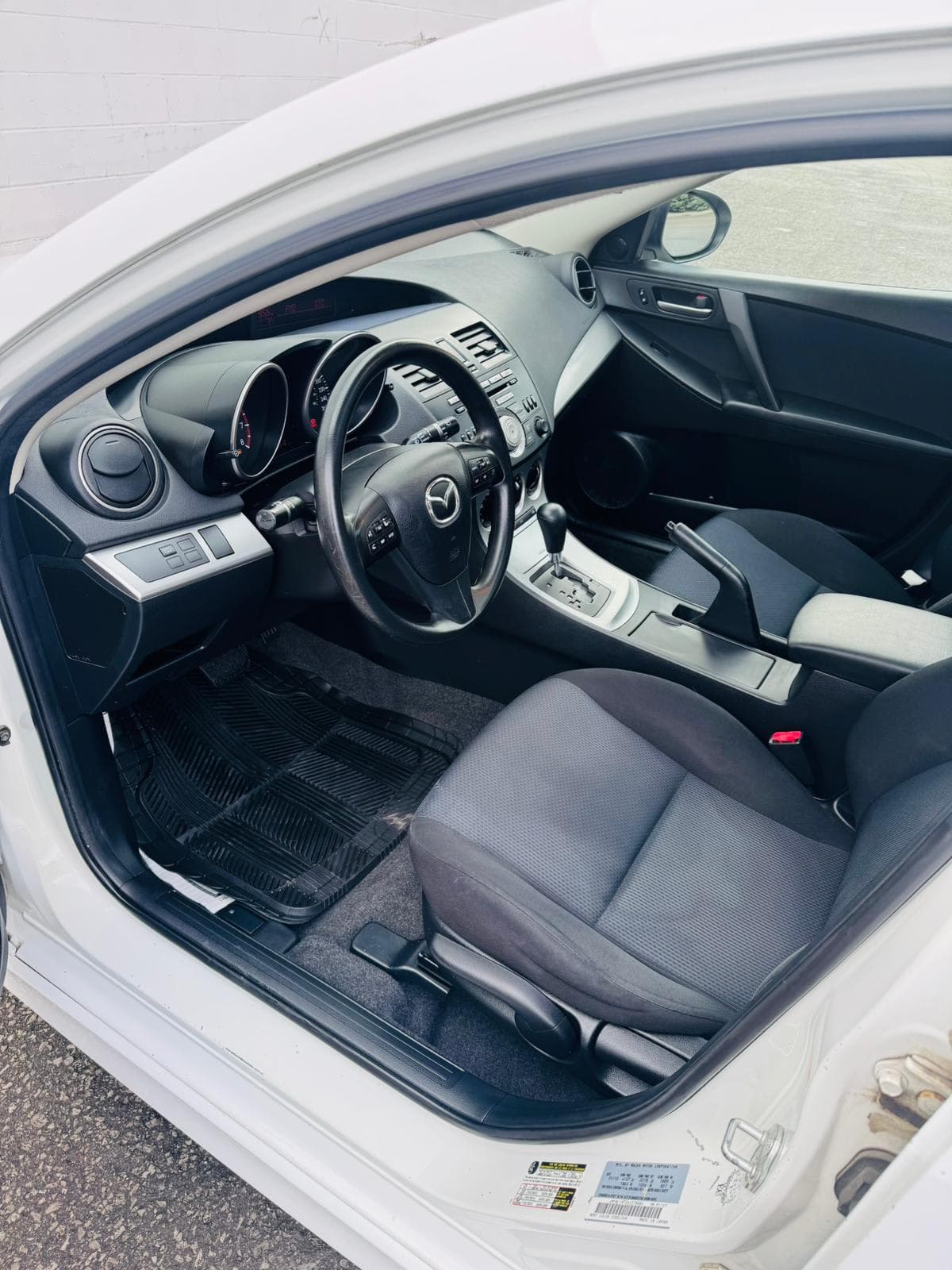 2010 Mazda Mazda 3 - Image 6